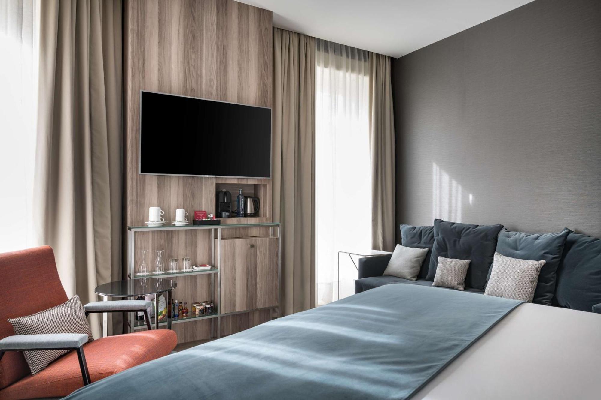 Hotel Nh Collection Madrid Gran Via Esterno foto