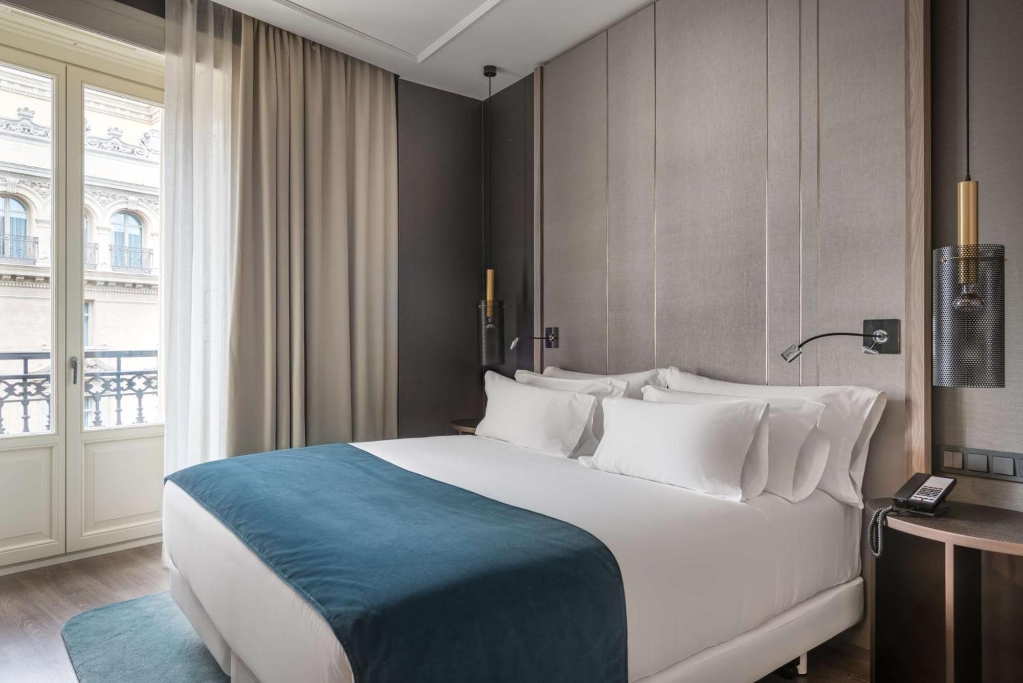 Hotel Nh Collection Madrid Gran Via Esterno foto