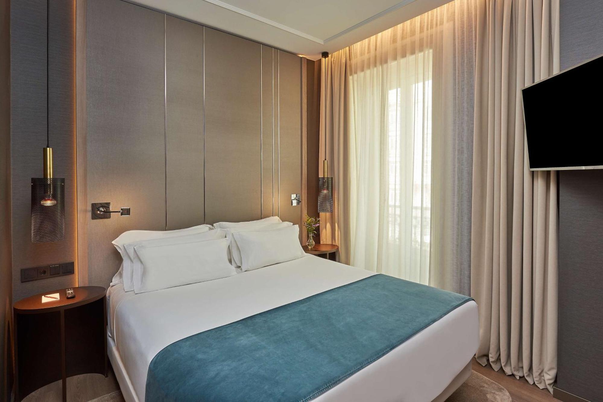 Hotel Nh Collection Madrid Gran Via Esterno foto