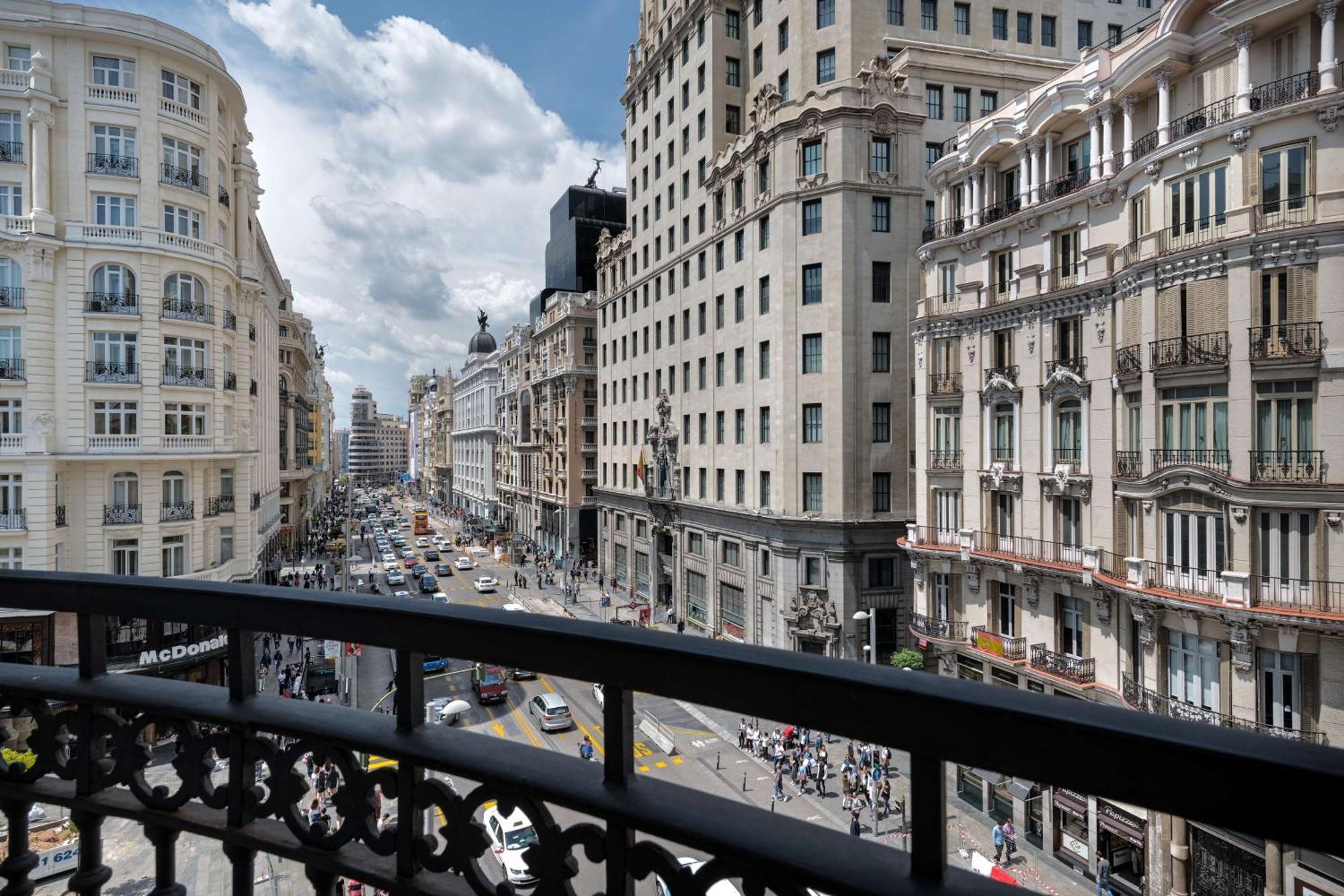 Hotel Nh Collection Madrid Gran Via Esterno foto