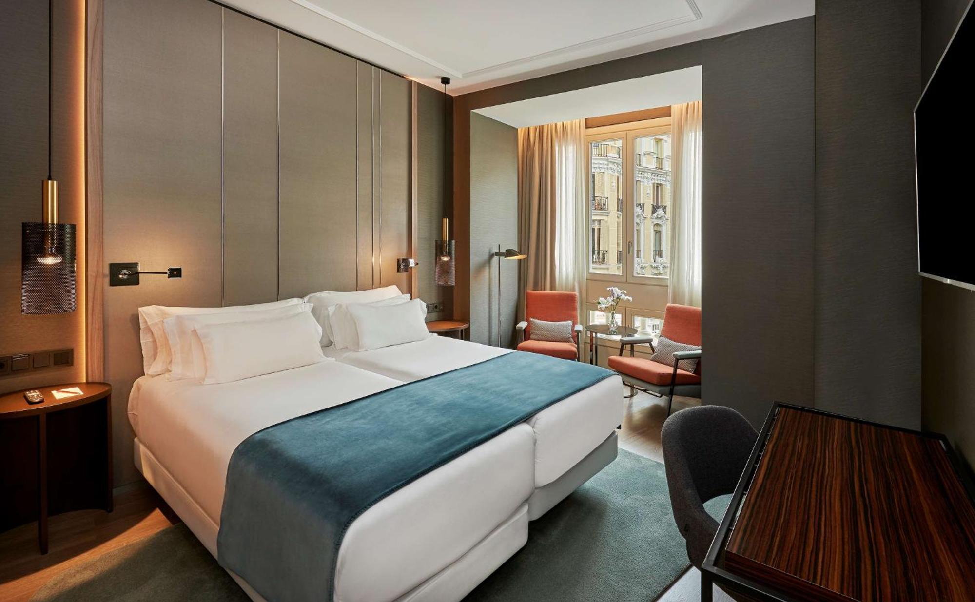 Hotel Nh Collection Madrid Gran Via Esterno foto